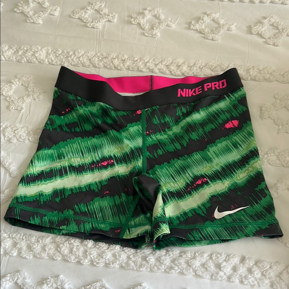 Women’s Nike Pro Green and Pink Patterned Shorts size small